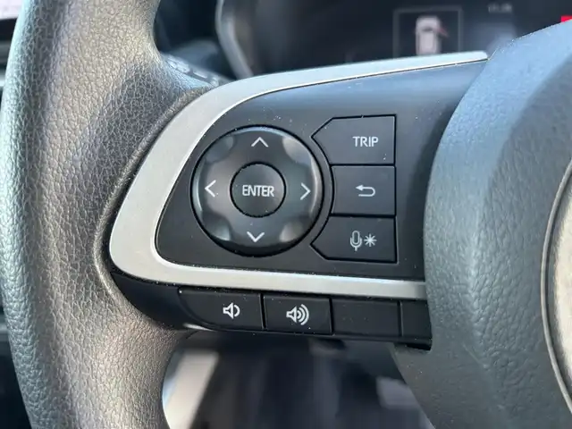 トヨタ ライズ G 長崎県 2022(令4)年 2.7万km シャイニングホワイトパール ワンオーナー/社外ナビ(FM/AM/BT/CD/DVD/フルセグTV)/プッシュスタート/スマートキー/MTモード付AT/アイドリングストップ/ETC2.0/バックカメラ/純正フロアマット/純正16インチアルミホイール/ABS/VSC/コーナーセンサー/レーンキープアシスト/盗難防止装置/スマートアシスト/オートライト/純正LEDヘッドライト/ブラインドスポットモニター/SRSダブル・サイドエアバッグ/SRSカーテンエアバッグ/ISOFIX/取扱説明書/保証書/ナビ取扱説明書/スペアキー