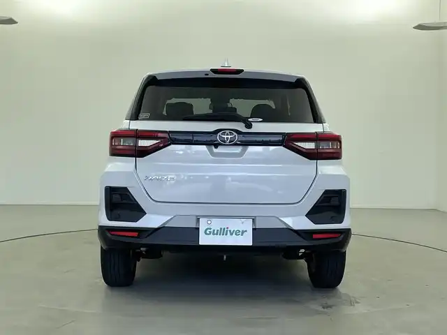 トヨタ ライズ G 福井県 2022(令4)年 2.7万km シャイニングホワイトパール 7インチナビ/【FM/AM/Bluetooth/CD/DVD/フルセグTV】/プッシュスタート/スマートキー/MTモード付AT/アイドリングストップ/ETC2.0/バックカメラ/純正フロアマット/純正16インチアルミホイール/ABS/VSC/コーナーセンサー/レーンキープアシスト/盗難防止装置/スマートアシスト/オートライト/純正LEDヘッドライト/ブラインドスポットモニター/SRSダブル・サイドエアバッグ/SRSカーテンエアバッグ/ISOFIX/取扱説明書/保証書/ナビ取扱説明書/スペアキー