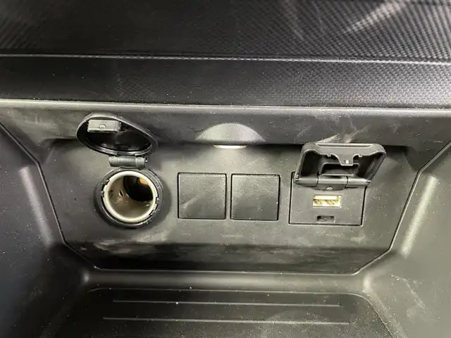 トヨタ ライズ G 福井県 2022(令4)年 2.7万km シャイニングホワイトパール 7インチナビ/【FM/AM/Bluetooth/CD/DVD/フルセグTV】/プッシュスタート/スマートキー/MTモード付AT/アイドリングストップ/ETC2.0/バックカメラ/純正フロアマット/純正16インチアルミホイール/ABS/VSC/コーナーセンサー/レーンキープアシスト/盗難防止装置/スマートアシスト/オートライト/純正LEDヘッドライト/ブラインドスポットモニター/SRSダブル・サイドエアバッグ/SRSカーテンエアバッグ/ISOFIX/取扱説明書/保証書/ナビ取扱説明書/スペアキー