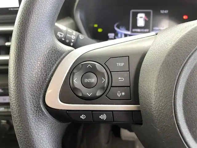 トヨタ ライズ G 福井県 2022(令4)年 2.7万km シャイニングホワイトパール 7インチナビ/【FM/AM/Bluetooth/CD/DVD/フルセグTV】/プッシュスタート/スマートキー/MTモード付AT/アイドリングストップ/ETC2.0/バックカメラ/純正フロアマット/純正16インチアルミホイール/ABS/VSC/コーナーセンサー/レーンキープアシスト/盗難防止装置/スマートアシスト/オートライト/純正LEDヘッドライト/ブラインドスポットモニター/SRSダブル・サイドエアバッグ/SRSカーテンエアバッグ/ISOFIX/取扱説明書/保証書/ナビ取扱説明書/スペアキー