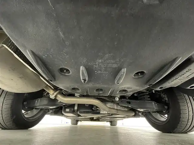 レクサス ＥＳ 300h グレイスフルエスコート 福島県 2023(令5)年 3.5万km グラファイトブラックガラスフレーク パノラミックビュー/・衝突軽減/・オートハイビーム/・標識認識/・ブラインドスポットモニター/サンルーフ/マークレビンソンプレミアムサウンド/純正12.3インチディスプレイオーディオ/・フルセグ/TV/BT/FM/AM/ミラーキャスト/LEDオートライト/レザーシート/・パワーシート/・シートヒーター/・エアシート/・メモリーシート/・パワーリアゲート/追従走行付きクルーズコントロール/純正アルミホイール付きサマータイヤ/ETC/前後ドラレコ/電子パーキング/・ブレーキホールド/ヘッドアップディスプレイ/革ステアリング/・ステアリングリモコン/・パドルシフト/・ステアヒーター/純正フロアマット/ウィンカーミラー/・オートミラー/2列目ロールサンシェード/・リア電格サンシェード/プッシュスタート/・スマートキー