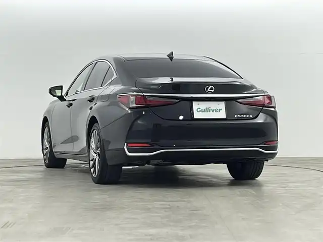 レクサス ＥＳ 300h グレイスフルエスコート 福島県 2023(令5)年 3.5万km グラファイトブラックガラスフレーク パノラミックビュー/・衝突軽減/・オートハイビーム/・標識認識/・ブラインドスポットモニター/サンルーフ/マークレビンソンプレミアムサウンド/純正12.3インチディスプレイオーディオ/・フルセグ/TV/BT/FM/AM/ミラーキャスト/LEDオートライト/レザーシート/・パワーシート/・シートヒーター/・エアシート/・メモリーシート/・パワーリアゲート/追従走行付きクルーズコントロール/純正アルミホイール付きサマータイヤ/ETC/前後ドラレコ/電子パーキング/・ブレーキホールド/ヘッドアップディスプレイ/革ステアリング/・ステアリングリモコン/・パドルシフト/・ステアヒーター/純正フロアマット/ウィンカーミラー/・オートミラー/2列目ロールサンシェード/・リア電格サンシェード/プッシュスタート/・スマートキー