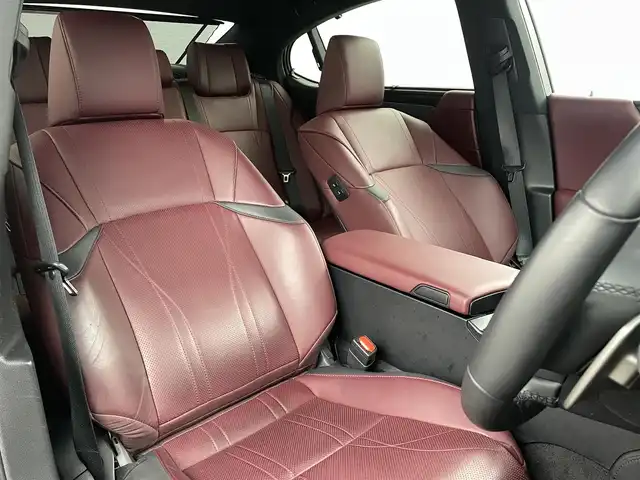 レクサス ＥＳ 300h グレイスフルエスコート 福島県 2023(令5)年 3.5万km グラファイトブラックガラスフレーク パノラミックビュー/・衝突軽減/・オートハイビーム/・標識認識/・ブラインドスポットモニター/サンルーフ/マークレビンソンプレミアムサウンド/純正12.3インチディスプレイオーディオ/・フルセグ/TV/BT/FM/AM/ミラーキャスト/LEDオートライト/レザーシート/・パワーシート/・シートヒーター/・エアシート/・メモリーシート/・パワーリアゲート/追従走行付きクルーズコントロール/純正アルミホイール付きサマータイヤ/ETC/前後ドラレコ/電子パーキング/・ブレーキホールド/ヘッドアップディスプレイ/革ステアリング/・ステアリングリモコン/・パドルシフト/・ステアヒーター/純正フロアマット/ウィンカーミラー/・オートミラー/2列目ロールサンシェード/・リア電格サンシェード/プッシュスタート/・スマートキー