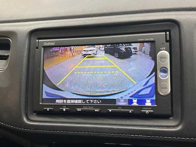 ホンダ ヴェゼル ハイブリッド Z 高知県 2015(平27)年 12.3万km クリスタルブラックパール (株)IDOMが運営する【じしゃロン高知店】の自社ローン専用車両になります。こちらは現金またはオートローンご利用時の価格です。自社ローンご希望の方は別途その旨お申付け下さい/純正ＳＤナビ/（AM/FM/CD/DVD/BT)/バックカメラ　/ワンセグＴＶ　/ＥＴＣ　/クルーズコントロール　/ハーフレザーシート　/前席シートヒーター　/純正フロアマット　/オートライト　/ＬＥＤヘッドライト　/ウインカミラー　/電動格納ミラー