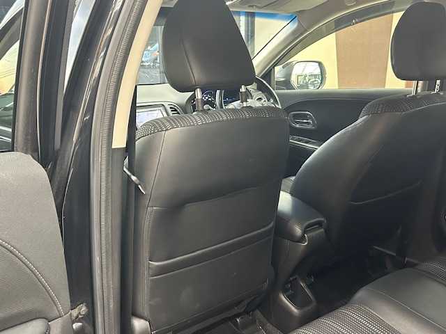 ホンダ ヴェゼル ハイブリッド Z 高知県 2015(平27)年 12.3万km クリスタルブラックパール (株)IDOMが運営する【じしゃロン高知店】の自社ローン専用車両になります。こちらは現金またはオートローンご利用時の価格です。自社ローンご希望の方は別途その旨お申付け下さい/純正ＳＤナビ/（AM/FM/CD/DVD/BT)/バックカメラ　/ワンセグＴＶ　/ＥＴＣ　/クルーズコントロール　/ハーフレザーシート　/前席シートヒーター　/純正フロアマット　/オートライト　/ＬＥＤヘッドライト　/ウインカミラー　/電動格納ミラー