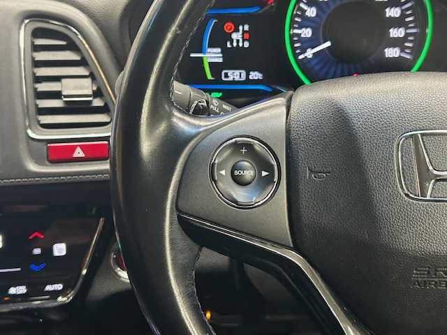 ホンダ ヴェゼル ハイブリッド Z 高知県 2015(平27)年 12.3万km クリスタルブラックパール (株)IDOMが運営する【じしゃロン高知店】の自社ローン専用車両になります。こちらは現金またはオートローンご利用時の価格です。自社ローンご希望の方は別途その旨お申付け下さい/純正ＳＤナビ/（AM/FM/CD/DVD/BT)/バックカメラ　/ワンセグＴＶ　/ＥＴＣ　/クルーズコントロール　/ハーフレザーシート　/前席シートヒーター　/純正フロアマット　/オートライト　/ＬＥＤヘッドライト　/ウインカミラー　/電動格納ミラー