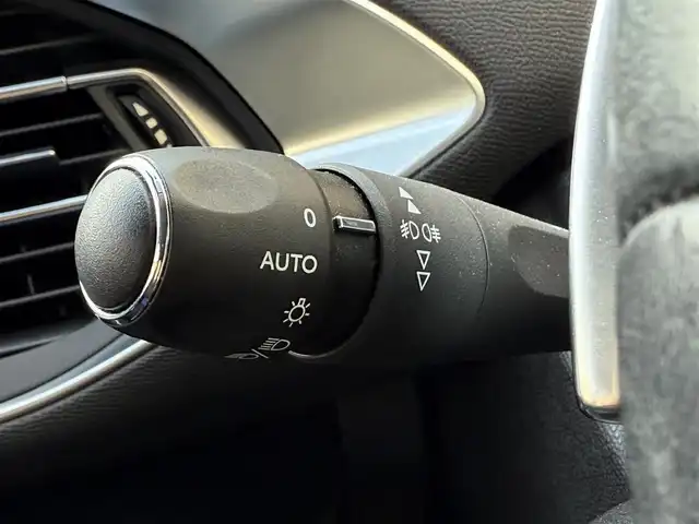 プジョー ３０８ ロードトリップ ブルーHDi 滋賀県 2021(令3)年 4.3万km 青 バックカメラ/アイドリングストップ/クルーズコントロール/プッシュスタート/ETC/アクティブセーフティブレーキ/インテリジェントハイビーム/BSM/AM/FM/USB/iPod/レーンキープアシスト/前後コーナーセンサー