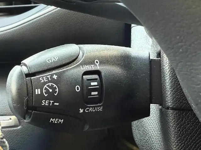 プジョー ３０８ ロードトリップ ブルーHDi 滋賀県 2021(令3)年 4.3万km 青 バックカメラ/アイドリングストップ/クルーズコントロール/プッシュスタート/ETC/アクティブセーフティブレーキ/インテリジェントハイビーム/BSM/AM/FM/USB/iPod/レーンキープアシスト/前後コーナーセンサー