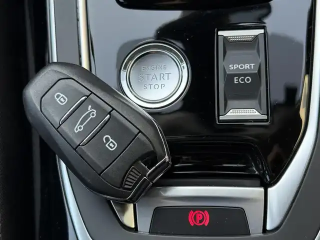 プジョー ３０８ ロードトリップ ブルーHDi 滋賀県 2021(令3)年 4.3万km 青 バックカメラ/アイドリングストップ/クルーズコントロール/プッシュスタート/ETC/アクティブセーフティブレーキ/インテリジェントハイビーム/BSM/AM/FM/USB/iPod/レーンキープアシスト/前後コーナーセンサー