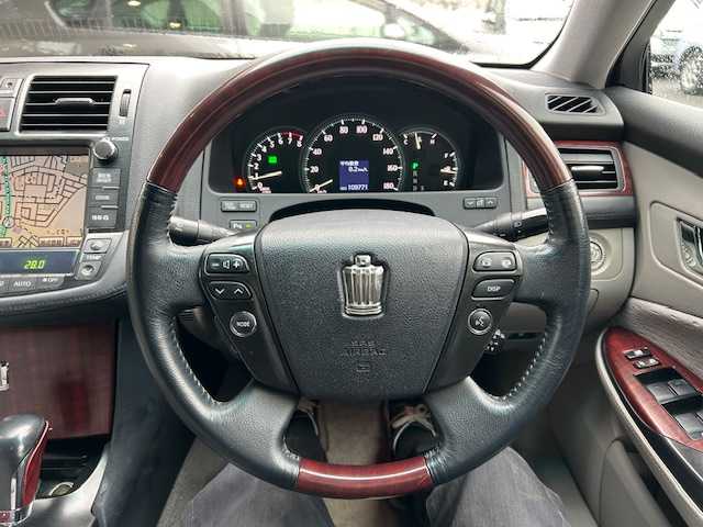 トヨタ クラウン ロイヤル ロイヤルサルーン 宮城県 2008(平20)年 11万km ブラック 純正ナビ/AM/FM/CD/DVD/MD/AUX/BT/フルセグTV/バックカメラ/前席パワーシート/ステアリングスイッチ/純正アルミ夏タイヤ17インチ/クルーズコントロール/コーナーセンサー/MTモード搭載/横滑り防止装置/純正フロアマット/ウィンカードアミラー/電動格納ミラー/ETC/プッシュスタート/保証書・記録簿・取扱説明書