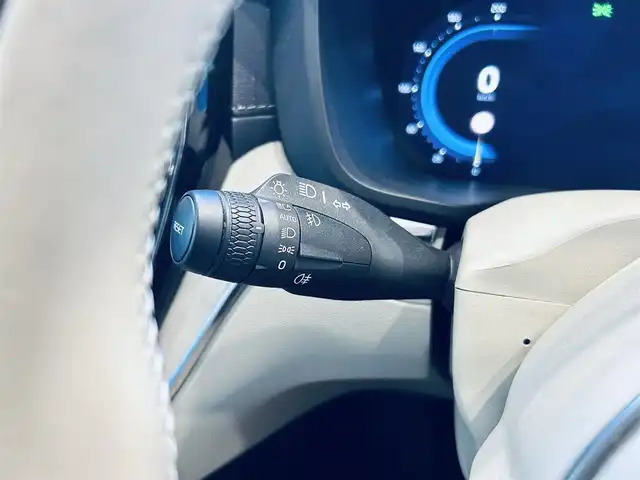 ボルボ ボルボ ＸＣ６０ アルティメット B5 AWD 大阪府 2022(令4)年 3.1万km グレー パノラマSR/HUD/ACC/HarmanKardon/純正ナビ/360度カメラ/applecarplay/純正19インチAW/ＬＥＤヘッドライト/電動リアゲート/ワイヤレス充電/ＢＬＩＳ/革シート/メモリ付きパワーシート/エアシートヒーター/ステアリングヒーター