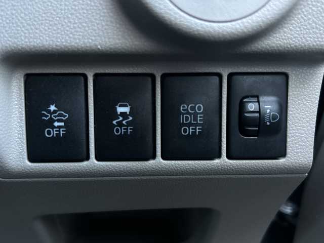 スバル ステラ L スマートアシスト 群馬県 2015(平27)年 1.2万km ブライトシルバーメタリック 純正ＳＤナビ/(FM/AM/TV/Bluetooth)/ワンオーナー/バックカメラ/パワーウィンドウ/パワーステアリング/純正アルミホイール/純正フロアマット/アイドリングストップ/横滑り防止装置/電動格納ミラー/保証書/取扱説明書/記録簿