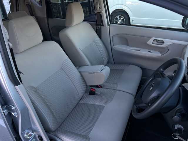 スバル ステラ L スマートアシスト 群馬県 2015(平27)年 1.2万km ブライトシルバーメタリック 純正ＳＤナビ/(FM/AM/TV/Bluetooth)/ワンオーナー/バックカメラ/パワーウィンドウ/パワーステアリング/純正アルミホイール/純正フロアマット/アイドリングストップ/横滑り防止装置/電動格納ミラー/保証書/取扱説明書/記録簿