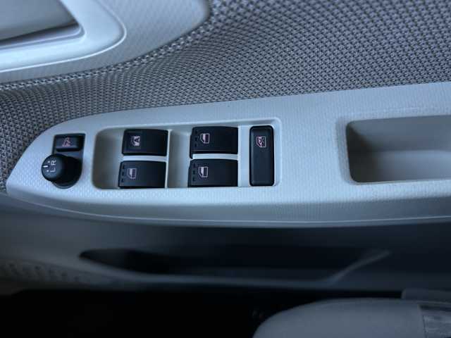 スバル ステラ L スマートアシスト 群馬県 2015(平27)年 1.2万km ブライトシルバーメタリック 純正ＳＤナビ/(FM/AM/TV/Bluetooth)/ワンオーナー/バックカメラ/パワーウィンドウ/パワーステアリング/純正アルミホイール/純正フロアマット/アイドリングストップ/横滑り防止装置/電動格納ミラー/保証書/取扱説明書/記録簿