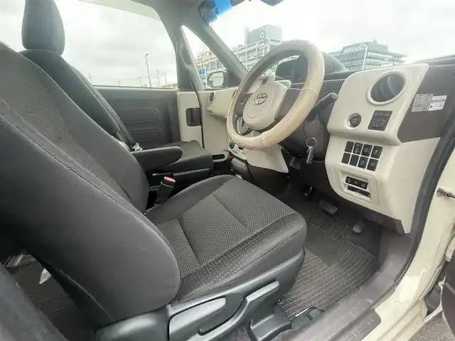 トヨタ ポルテ G 島根県 2017(平29)年 5.5万km クリームベージュ 純正ＳＤナビ　/フルセグTV　/ＤＶＤ再生　/Ｂｌｕｅｔｏｏｔｈ接続　/ＥＴＣ　/バックカメラ　/片側パワースライドドア　/レーンキープアシスト/衝突軽減ブレーキ　/運転席シートヒーター　/オートライト／ハイビーム　/純正フロアマット　/スペアキー１本