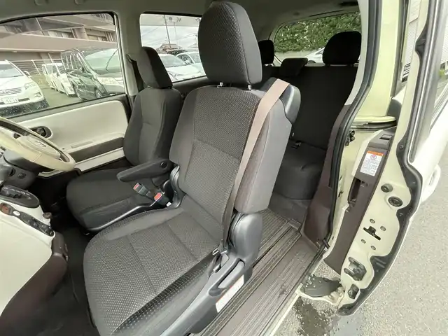 トヨタ ポルテ G 島根県 2017(平29)年 5.5万km クリームベージュ 純正ＳＤナビ　/フルセグTV　/ＤＶＤ再生　/Ｂｌｕｅｔｏｏｔｈ接続　/ＥＴＣ　/バックカメラ　/片側パワースライドドア　/レーンキープアシスト/衝突軽減ブレーキ　/運転席シートヒーター　/オートライト／ハイビーム　/純正フロアマット　/スペアキー１本