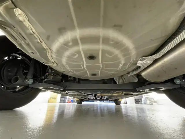 日産 ノート メダリスト 滋賀県 2013(平25)年 6.4万km ビートニックゴールド 純正ナビ/（CD/DVD/フルセグTV/SD/BT）/アラウンドビューモニター/ドライブレコーダー/ETC/ハーフレザーシート/インテリジェントキー/プッシュスタート/純正フロアマット