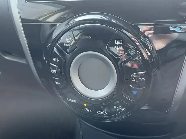 日産 ノート メダリスト 滋賀県 2013(平25)年 6.4万km ビートニックゴールド 純正ナビ/（CD/DVD/フルセグTV/SD/BT）/アラウンドビューモニター/ドライブレコーダー/ETC/ハーフレザーシート/インテリジェントキー/プッシュスタート/純正フロアマット