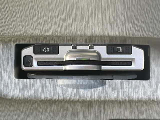 トヨタ プリウス S 長野県 2011(平23)年 6.7万km ホワイトパールクリスタルシャイン 純正メモリナビTV/Bluetooth/CD/DVD/バックカメラ/ETC/ユピテルミラー型ドライブレコーダー/GPSレーダー/純正15インチアルミ/プッシュスタート/ワンオーナー/保証書/取説/スペアキー