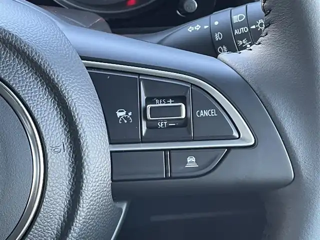 スズキ ジムニー ノマド FC 東京都 2025(令7)年 0.1千km 紺 登録済未使用車/4WD/スズキセーフティセンス/・衝突軽減装置/・車線逸脱警報装置/・横滑り防止装置/レーダークルーズコントロール/前席シートヒーター/オートライト/ヒルディセントコントロール/スマートキー/純正１５インチＡＷ/ＬＥＤヘッドライト