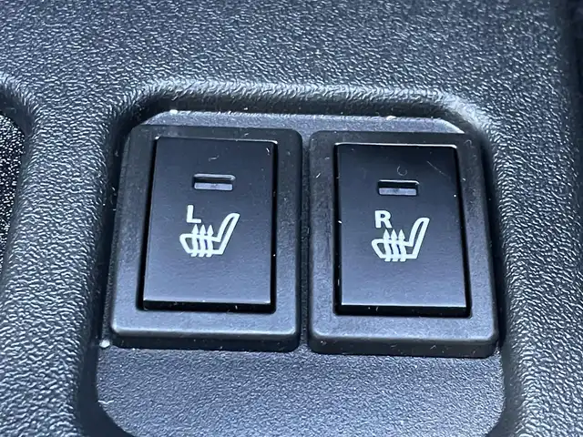 スズキ ジムニー ノマド FC 東京都 2025(令7)年 0.1千km 紺 登録済未使用車/4WD/スズキセーフティセンス/・衝突軽減装置/・車線逸脱警報装置/・横滑り防止装置/レーダークルーズコントロール/前席シートヒーター/オートライト/ヒルディセントコントロール/スマートキー/純正１５インチＡＷ/ＬＥＤヘッドライト