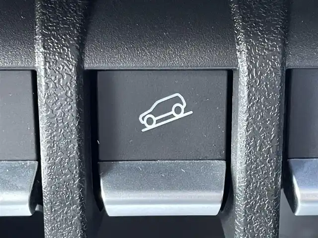 スズキ ジムニー ノマド FC 東京都 2025(令7)年 0.1千km 紺 登録済未使用車/4WD/スズキセーフティセンス/・衝突軽減装置/・車線逸脱警報装置/・横滑り防止装置/レーダークルーズコントロール/前席シートヒーター/オートライト/ヒルディセントコントロール/スマートキー/純正１５インチＡＷ/ＬＥＤヘッドライト