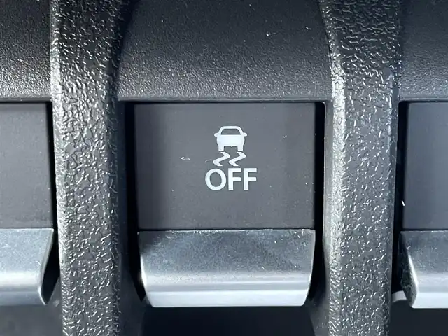 スズキ ジムニー ノマド FC 東京都 2025(令7)年 0.1千km 紺 登録済未使用車/4WD/スズキセーフティセンス/・衝突軽減装置/・車線逸脱警報装置/・横滑り防止装置/レーダークルーズコントロール/前席シートヒーター/オートライト/ヒルディセントコントロール/スマートキー/純正１５インチＡＷ/ＬＥＤヘッドライト