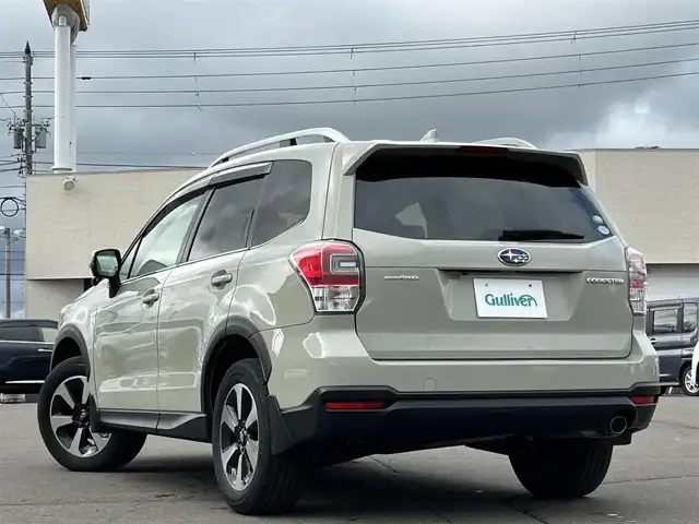 スバル フォレスター Xブレイク 道東・釧路十勝 2017(平29)年 8.4万km デザートカーキ 4WD/Eye Sight Ver.3/・プリクラッシュブレーキ/・全車速追従機能付クルーズコントロール/・アクティブレーンキープ/・AT誤発進抑制制御/・AT誤後進抑制制御/・車線逸脱警報/・ふらつき警報/・先行車発進お知らせ/・低速クルーズコントロール/純正ディーラーOPナビ/ (CD/DVD/BT)/フルセグTV/バックカメラ/ビルトインETC/革巻きステアリング/パドルシフト/MTモード付AT/ハーフレザーシート/パワーシート/ (運転席/助手席)/シートヒーター/ (運転席/助手席/後部座席)/プッシュスタート/スマートキー/純正17インチAW/ルーフレール/オートライト/純正LEDヘッドライト/フォグランプ/ (フロント/リア)/ウィンカーミラー/電動格納ミラー/純正ドアバイザー/純正フロアマット/アイドリングストップ/横滑り防止装置/取扱説明書/保証書