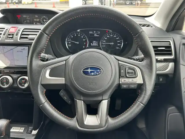 スバル フォレスター Xブレイク 道東・釧路十勝 2017(平29)年 8.4万km デザートカーキ 4WD/Eye Sight Ver.3/・プリクラッシュブレーキ/・全車速追従機能付クルーズコントロール/・アクティブレーンキープ/・AT誤発進抑制制御/・AT誤後進抑制制御/・車線逸脱警報/・ふらつき警報/・先行車発進お知らせ/・低速クルーズコントロール/純正ディーラーOPナビ/ (CD/DVD/BT)/フルセグTV/バックカメラ/ビルトインETC/革巻きステアリング/パドルシフト/MTモード付AT/ハーフレザーシート/パワーシート/ (運転席/助手席)/シートヒーター/ (運転席/助手席/後部座席)/プッシュスタート/スマートキー/純正17インチAW/ルーフレール/オートライト/純正LEDヘッドライト/フォグランプ/ (フロント/リア)/ウィンカーミラー/電動格納ミラー/純正ドアバイザー/純正フロアマット/アイドリングストップ/横滑り防止装置/取扱説明書/保証書