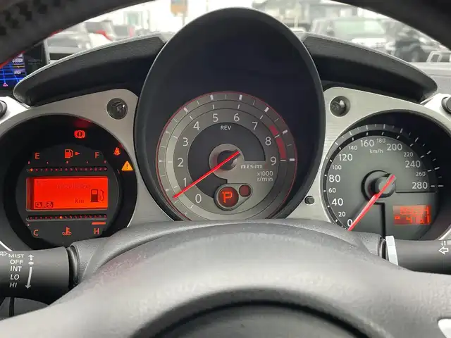 日産 フェアレディ Ｚ バージョンNISMO 千葉県 2012(平24)年 8.6万km ブリリアントホワイトパール TEIN車高調/FUJITUBO2本出しマフラー/ニスモ専用ハーフレザーシート/ニスモ専用19インチアルミホイール/インテリジェントキー/純正HDDナビ/・CD/DVD/MSV/Bluetooth/フルセグ/バックカメラ/社外カーボン調ステアリング/純正キセノンヘッドライト/パドルシフト/リアスポイラー/ビルトインETC/サイド＆カーテンエアバッグ/新車時保証書＆取扱説明書