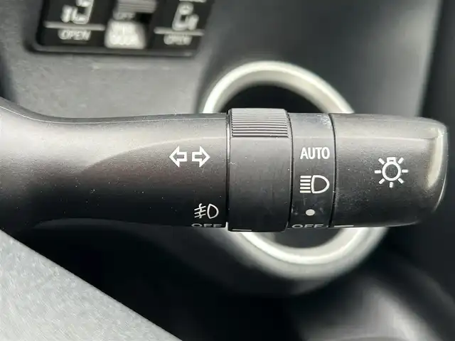 トヨタ シエンタ G クエロ 茨城県 2018(平30)年 3.2万km ホワイトパールクリスタルシャイン 革巻きステアリング/トヨタセーフティセンス/純正ナビ/バックカメラ/モデリスタ製エアロ/両側パワースライドドア/純正LEDヘッドライト/フォグランプ/純正ドライブレコーダー/純正ビルドインETC/ハーフレザーシート/プッシュスタート