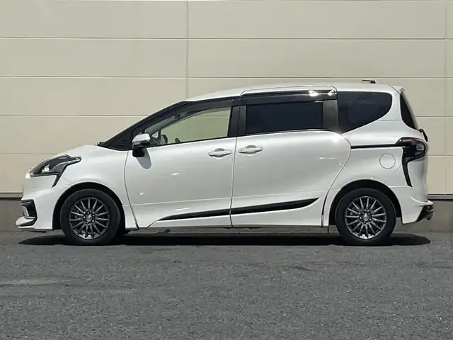 トヨタ シエンタ G クエロ 茨城県 2018(平30)年 3.2万km ホワイトパールクリスタルシャイン 革巻きステアリング/トヨタセーフティセンス/純正ナビ/バックカメラ/モデリスタ製エアロ/両側パワースライドドア/純正LEDヘッドライト/フォグランプ/純正ドライブレコーダー/純正ビルドインETC/ハーフレザーシート/プッシュスタート