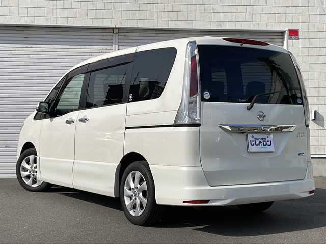 日産 セレナ ハイウェイスター 山口県 2011(平23)年 6.8万km ブリリアントホワイトパール 株)IDOMが運営する【じしゃロン宇部店】の自社ローン専用車両になります。こちらは現金またはオートローンご利用時の価格です。自社ローンご希望の方は別途その旨お申付け下さい純正ナビ（HS511D-W）/Bluetooth接続　/フルセグTV　/ETC　/バックカメラ　/純正フロアマット　/両側パワースライドドア　/純正アルミホール　/横滑り防止装置　/フォグライト　/クルーズコントロール