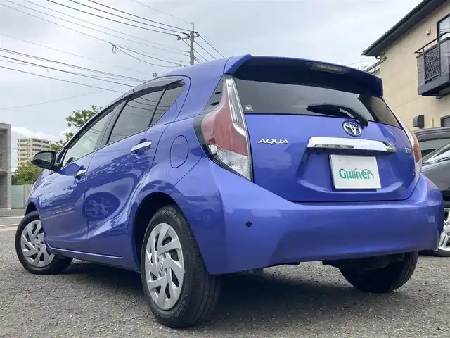 トヨタ アクア S 長崎県 2017(平29)年 5.2万km パープルメタリック 衝突被害軽減ブレーキ/レーンキープアシスト/オートマチックハイビーム/ディーラーOP・SDナビ【NSZT-W66T】/(Bluetooth接続・フルセグTV・DVD再生)/バックカメラ/ビルトインETC/LEDオートヘッドライト/ドライブレコーダー/コーナーセンサー/ステアリングスイッチ/横すべり防止装置/シートリフター/ISOFIX