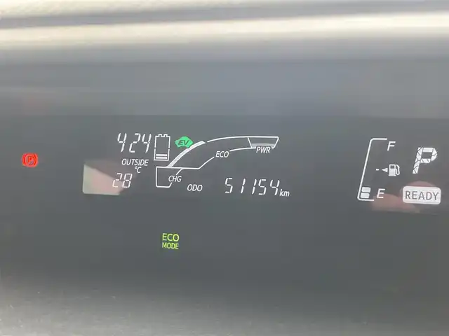 トヨタ アクア S 長崎県 2017(平29)年 5.2万km パープルメタリック 衝突被害軽減ブレーキ/レーンキープアシスト/オートマチックハイビーム/ディーラーOP・SDナビ【NSZT-W66T】/(Bluetooth接続・フルセグTV・DVD再生)/バックカメラ/ビルトインETC/LEDオートヘッドライト/ドライブレコーダー/コーナーセンサー/ステアリングスイッチ/横すべり防止装置/シートリフター/ISOFIX