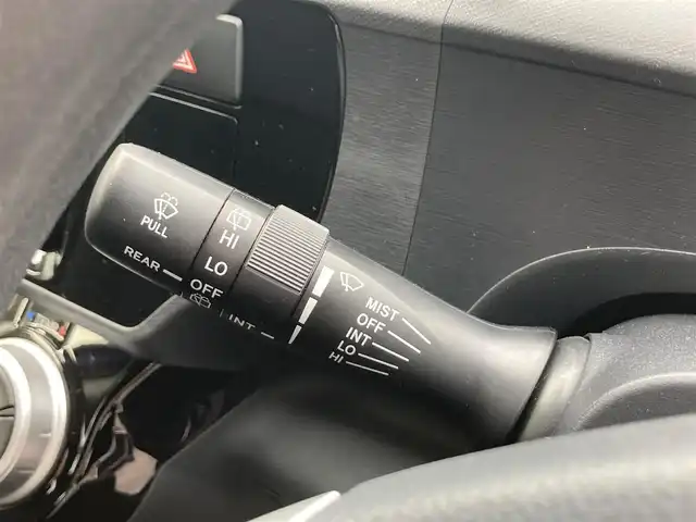 トヨタ アクア S 長崎県 2017(平29)年 5.2万km パープルメタリック 衝突被害軽減ブレーキ/レーンキープアシスト/オートマチックハイビーム/ディーラーOP・SDナビ【NSZT-W66T】/(Bluetooth接続・フルセグTV・DVD再生)/バックカメラ/ビルトインETC/LEDオートヘッドライト/ドライブレコーダー/コーナーセンサー/ステアリングスイッチ/横すべり防止装置/シートリフター/ISOFIX