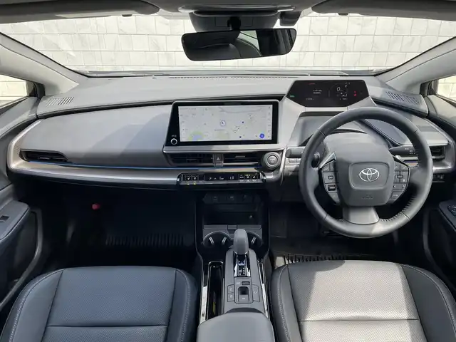 トヨタ プリウス Z 愛知県 2024(令6)年 1.2万km アティチュードブラックマイカ ・純正ディスプレイオーディオ（ナビ付き）/・全方位カメラ/・フルセグTV/・ETC2.0/・Bluetooth/USB接続/・パワーシート（D）/・合成皮革シート/・シートヒーター（D/N）/・シートベンチレーション（D/N）/・ステアリングヒーター/・純正フロアマット/・純正19インチアルミホイール/・アダプティブクルーズコントロール/・パーキングアシスト/・LEDヘッドライト/・オートマチックハイビーム/・コーナーセンサー/・横滑り防止装置/・衝突軽減ブレーキ/・レーンキープアシスト/・ブラインドスポットモニター/・充電用USBポート（5個）/・電動パーキングブレーキ/・ブレーキホールド