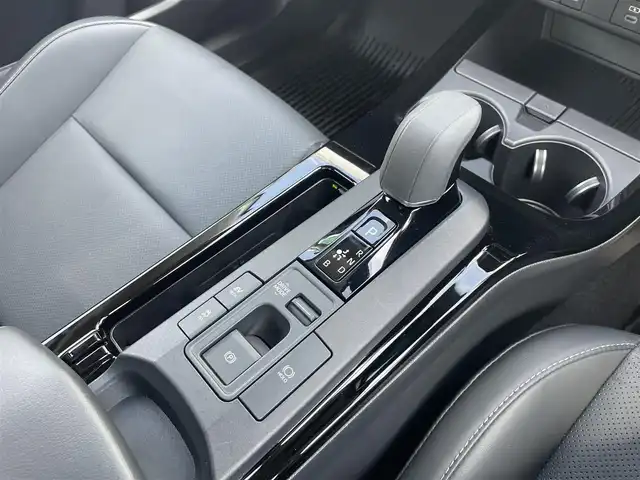 トヨタ プリウス Z 愛知県 2024(令6)年 1.2万km アティチュードブラックマイカ ・純正ディスプレイオーディオ（ナビ付き）/・全方位カメラ/・フルセグTV/・ETC2.0/・Bluetooth/USB接続/・パワーシート（D）/・合成皮革シート/・シートヒーター（D/N）/・シートベンチレーション（D/N）/・ステアリングヒーター/・純正フロアマット/・純正19インチアルミホイール/・アダプティブクルーズコントロール/・パーキングアシスト/・LEDヘッドライト/・オートマチックハイビーム/・コーナーセンサー/・横滑り防止装置/・衝突軽減ブレーキ/・レーンキープアシスト/・ブラインドスポットモニター/・充電用USBポート（5個）/・電動パーキングブレーキ/・ブレーキホールド