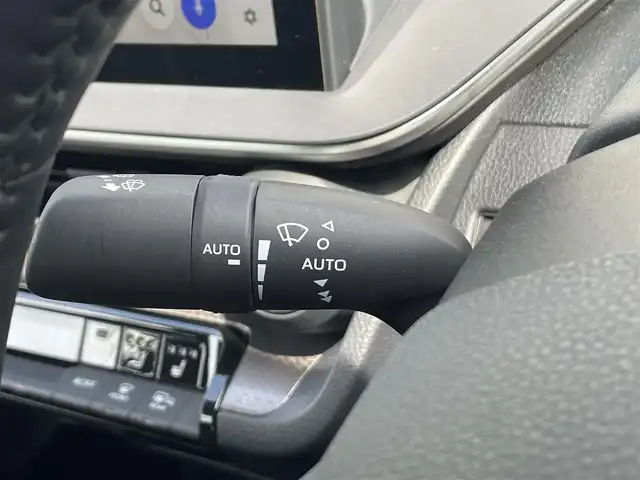 トヨタ プリウス Z 愛知県 2024(令6)年 1.2万km アティチュードブラックマイカ ・純正ディスプレイオーディオ（ナビ付き）/・全方位カメラ/・フルセグTV/・ETC2.0/・Bluetooth/USB接続/・パワーシート（D）/・合成皮革シート/・シートヒーター（D/N）/・シートベンチレーション（D/N）/・ステアリングヒーター/・純正フロアマット/・純正19インチアルミホイール/・アダプティブクルーズコントロール/・パーキングアシスト/・LEDヘッドライト/・オートマチックハイビーム/・コーナーセンサー/・横滑り防止装置/・衝突軽減ブレーキ/・レーンキープアシスト/・ブラインドスポットモニター/・充電用USBポート（5個）/・電動パーキングブレーキ/・ブレーキホールド