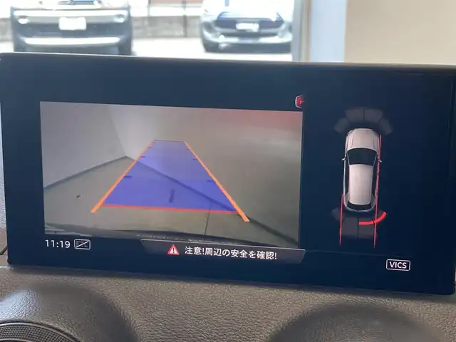 アウディ Ｑ２ 35TFSI アドバンスド 熊本県 2022(令4)年 2.3万km ブリリアントレッド ・スマートキー/・プッシュスタート/・ハイビームアシスト/・パーキングエイド/・距離警告/・ADA/・Audiプレセンス/・Audiサイドアシスト/・Audiアクティブレーンアシスト/・休憩の推奨/・クルーズコントロール(追従式)/・前席シートヒーター /・純正メモリナビ/　【DVD・Bluetooth・USB・SD・AUX】/・フルセグTV/・バックカメラ/・ETC/・バーチャルコクピット/・パワーバックドア/・LEDヘッドランプ/・保証書/取説