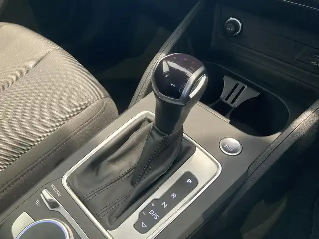 アウディ Ｑ２ 35TFSI アドバンスド 熊本県 2022(令4)年 2.3万km ブリリアントレッド ・スマートキー/・プッシュスタート/・ハイビームアシスト/・パーキングエイド/・距離警告/・ADA/・Audiプレセンス/・Audiサイドアシスト/・Audiアクティブレーンアシスト/・休憩の推奨/・クルーズコントロール(追従式)/・前席シートヒーター /・純正メモリナビ/　【DVD・Bluetooth・USB・SD・AUX】/・フルセグTV/・バックカメラ/・ETC/・バーチャルコクピット/・パワーバックドア/・LEDヘッドランプ/・保証書/取説