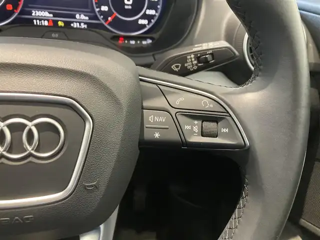 アウディ Ｑ２ 35TFSI アドバンスド 熊本県 2022(令4)年 2.3万km ブリリアントレッド ・スマートキー/・プッシュスタート/・ハイビームアシスト/・パーキングエイド/・距離警告/・ADA/・Audiプレセンス/・Audiサイドアシスト/・Audiアクティブレーンアシスト/・休憩の推奨/・クルーズコントロール(追従式)/・前席シートヒーター /・純正メモリナビ/　【DVD・Bluetooth・USB・SD・AUX】/・フルセグTV/・バックカメラ/・ETC/・バーチャルコクピット/・パワーバックドア/・LEDヘッドランプ/・保証書/取説