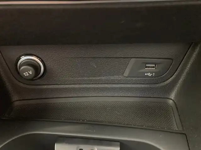 アウディ Ｑ２ 35TFSI アドバンスド 熊本県 2022(令4)年 2.3万km ブリリアントレッド ・スマートキー/・プッシュスタート/・ハイビームアシスト/・パーキングエイド/・距離警告/・ADA/・Audiプレセンス/・Audiサイドアシスト/・Audiアクティブレーンアシスト/・休憩の推奨/・クルーズコントロール(追従式)/・前席シートヒーター /・純正メモリナビ/　【DVD・Bluetooth・USB・SD・AUX】/・フルセグTV/・バックカメラ/・ETC/・バーチャルコクピット/・パワーバックドア/・LEDヘッドランプ/・保証書/取説