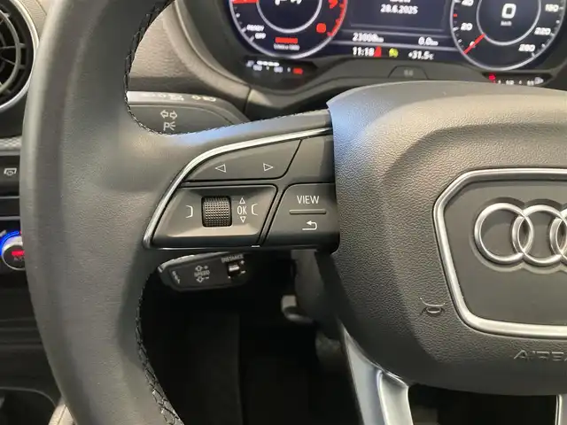 アウディ Ｑ２ 35TFSI アドバンスド 熊本県 2022(令4)年 2.3万km ブリリアントレッド ・スマートキー/・プッシュスタート/・ハイビームアシスト/・パーキングエイド/・距離警告/・ADA/・Audiプレセンス/・Audiサイドアシスト/・Audiアクティブレーンアシスト/・休憩の推奨/・クルーズコントロール(追従式)/・前席シートヒーター /・純正メモリナビ/　【DVD・Bluetooth・USB・SD・AUX】/・フルセグTV/・バックカメラ/・ETC/・バーチャルコクピット/・パワーバックドア/・LEDヘッドランプ/・保証書/取説