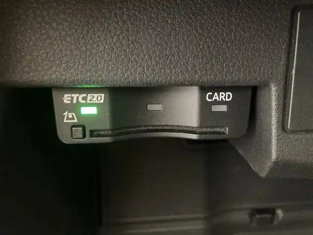 アウディ Ｑ２ 35TFSI アドバンスド 熊本県 2022(令4)年 2.3万km ブリリアントレッド ・スマートキー/・プッシュスタート/・ハイビームアシスト/・パーキングエイド/・距離警告/・ADA/・Audiプレセンス/・Audiサイドアシスト/・Audiアクティブレーンアシスト/・休憩の推奨/・クルーズコントロール(追従式)/・前席シートヒーター /・純正メモリナビ/　【DVD・Bluetooth・USB・SD・AUX】/・フルセグTV/・バックカメラ/・ETC/・バーチャルコクピット/・パワーバックドア/・LEDヘッドランプ/・保証書/取説