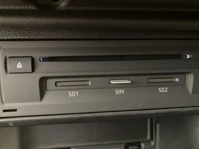 アウディ Ｑ２ 35TFSI アドバンスド 熊本県 2022(令4)年 2.3万km ブリリアントレッド ・スマートキー/・プッシュスタート/・ハイビームアシスト/・パーキングエイド/・距離警告/・ADA/・Audiプレセンス/・Audiサイドアシスト/・Audiアクティブレーンアシスト/・休憩の推奨/・クルーズコントロール(追従式)/・前席シートヒーター /・純正メモリナビ/　【DVD・Bluetooth・USB・SD・AUX】/・フルセグTV/・バックカメラ/・ETC/・バーチャルコクピット/・パワーバックドア/・LEDヘッドランプ/・保証書/取説