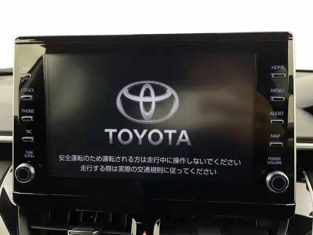 トヨタ カローラ クロス Z 新潟県 2021(令3)年 1.2万km プラチナホワイトパールマイカ ワンオーナー/衝突被害軽減ブレーキ/レーンキープアシスト/ブラインドスポットモニター/パノラマルーフ/純正ナビ/　（BT/USB/AM/FM）/全周囲カメラ/レーダークルーズコントロール/LEDオートライト/ハーフレザーシート/パワーシート/シートヒーター/純正18インチアルミホイール/ステアリングスイッチ/USBポート/スマートキー/ビルトインETC