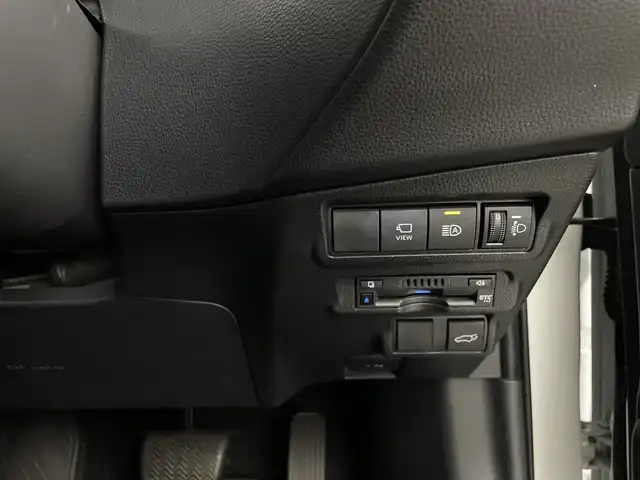 トヨタ カローラ クロス Z 新潟県 2021(令3)年 1.2万km プラチナホワイトパールマイカ ワンオーナー/衝突被害軽減ブレーキ/レーンキープアシスト/ブラインドスポットモニター/パノラマルーフ/純正ナビ/　（BT/USB/AM/FM）/全周囲カメラ/レーダークルーズコントロール/LEDオートライト/ハーフレザーシート/パワーシート/シートヒーター/純正18インチアルミホイール/ステアリングスイッチ/USBポート/スマートキー/ビルトインETC