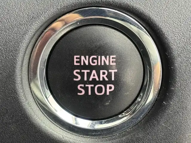 トヨタ ヴォクシー ZS 煌Ⅱ 大阪府 2020(令2)年 7.1万km ホワイトパールクリスタルシャイン トヨタセーフティーセンス/・プリクラッシュセーフティー/・レーンディパーチャーアラート/・オートマチックハイビーム/・パーキングサポートブレーキ/・先行車発進お知らせ機能/・インテリジェントクリアランスソナー/クルーズコントロール/純正7インチナビ/バックカメラ/両側パワースライドドア/LEDヘッドライト/LEDフロントフォグランプ/本革巻きステアリング/純正16インチアルミホイール/純正サイドバイザー/純正ビルトインETC/スマートキー