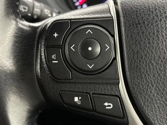 トヨタ ヴォクシー ZS 煌Ⅱ 大阪府 2020(令2)年 7.1万km ホワイトパールクリスタルシャイン トヨタセーフティーセンス/・プリクラッシュセーフティー/・レーンディパーチャーアラート/・オートマチックハイビーム/・パーキングサポートブレーキ/・先行車発進お知らせ機能/・インテリジェントクリアランスソナー/クルーズコントロール/純正7インチナビ/バックカメラ/両側パワースライドドア/LEDヘッドライト/LEDフロントフォグランプ/本革巻きステアリング/純正16インチアルミホイール/純正サイドバイザー/純正ビルトインETC/スマートキー